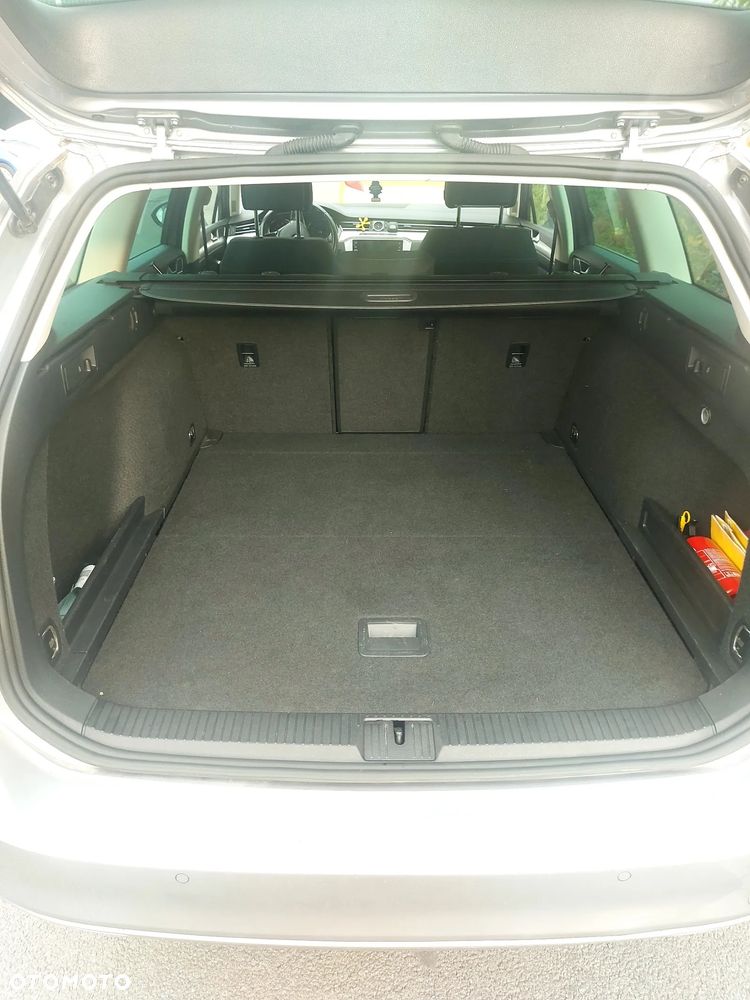 Volkswagen Passat - 8
