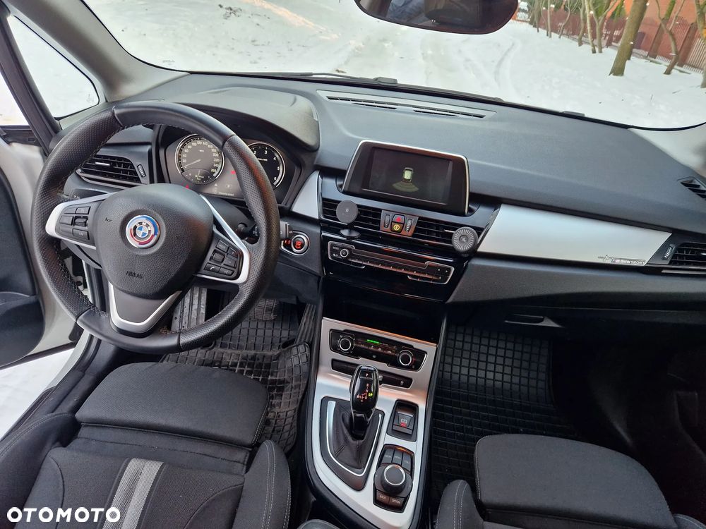 BMW Seria 2 218d Advantage - 9