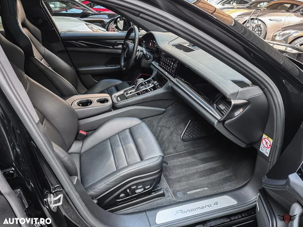 Porsche Panamera 4 E-Hybrid - 16