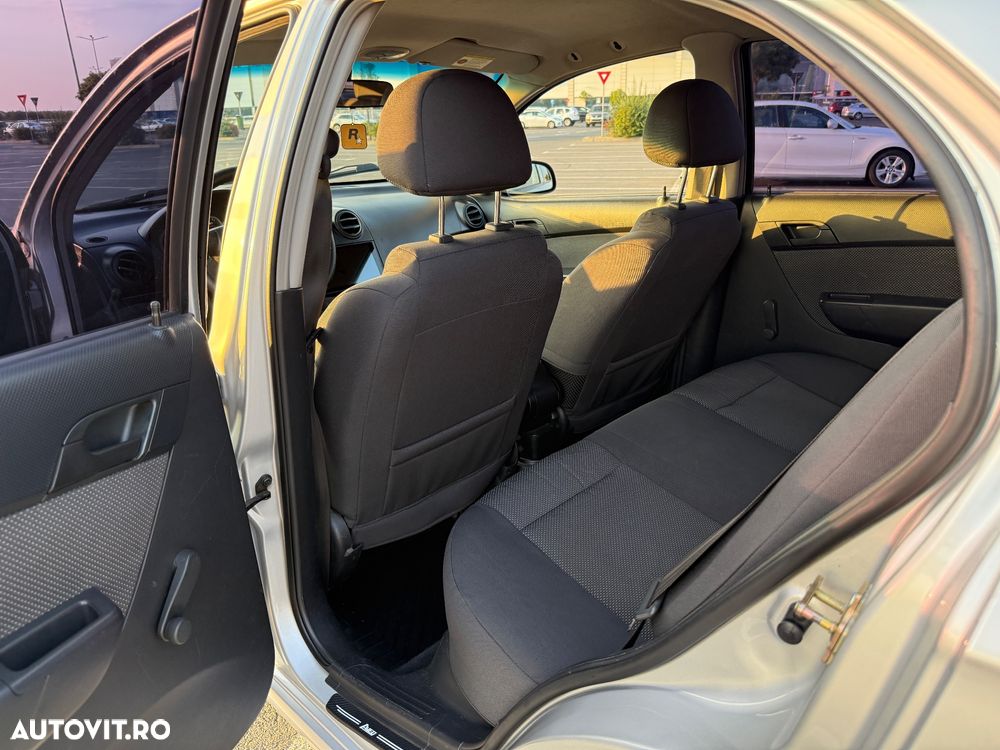 Chevrolet Aveo 1.4i Premium - 10