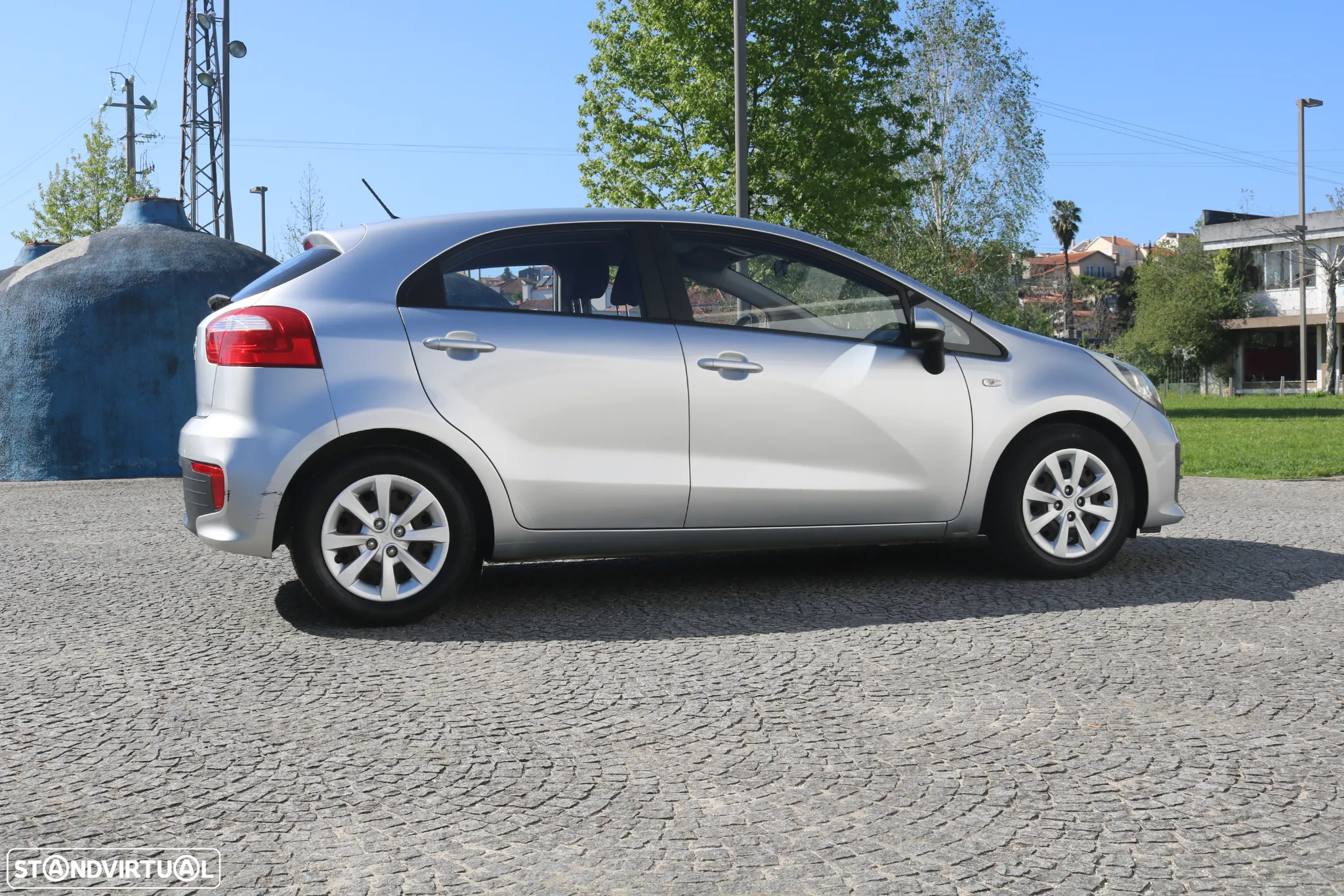 Kia Rio - 4