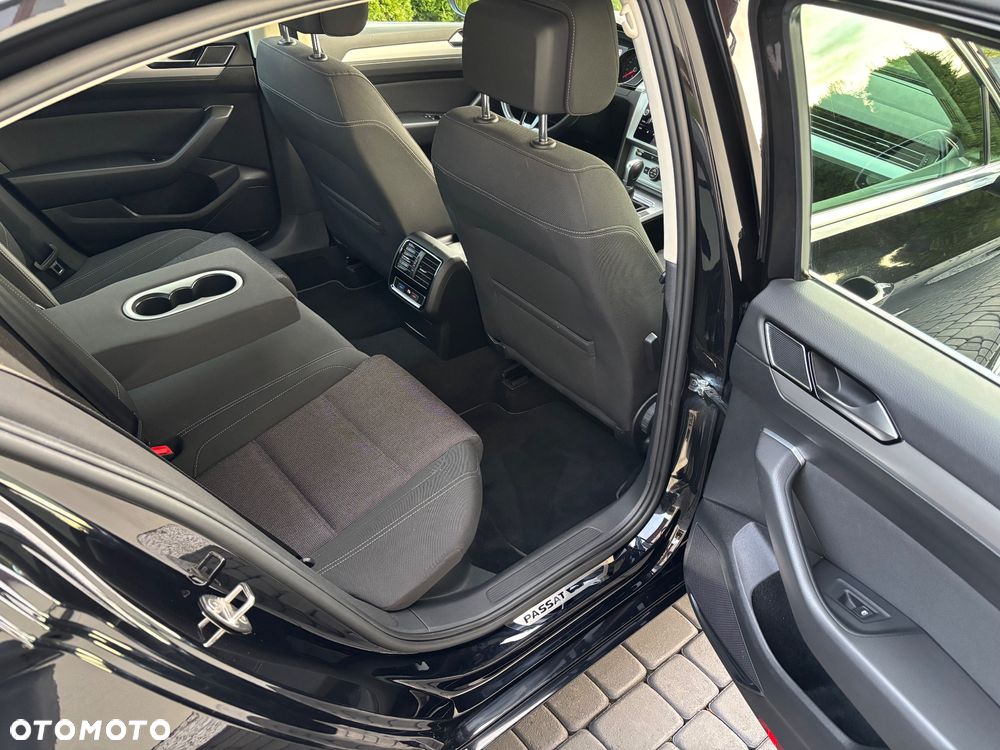 Volkswagen Passat 2.0 TDI SCR Comfortline DSG - 15