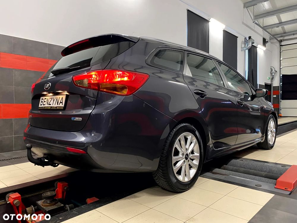 Kia Ceed 1.6 GDI ISG Platinum Edition - 8