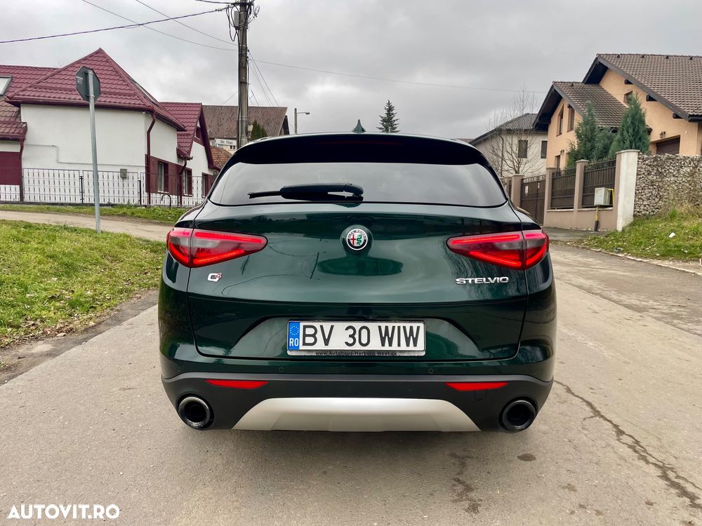 Alfa Romeo Stelvio 2.0 Turbo 16V AT8-Q4 - 8