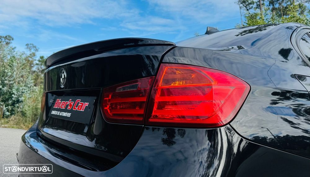 BMW 325 d Pack M - 16