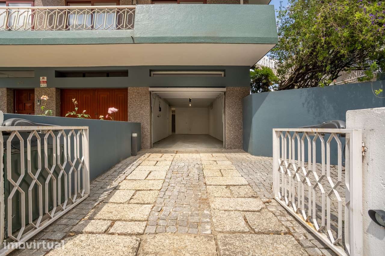 Moradia T3 com Jardim e Garagem em Guimarães - Grande imagem: 2/46