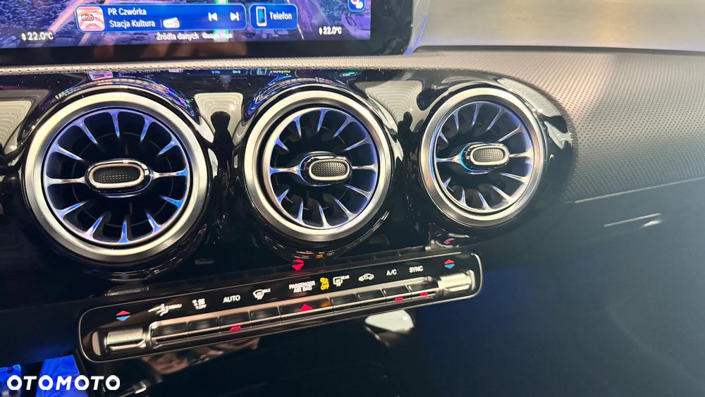 Mercedes-Benz CLA 200 mHEV AMG Line 7G-DCT - 24