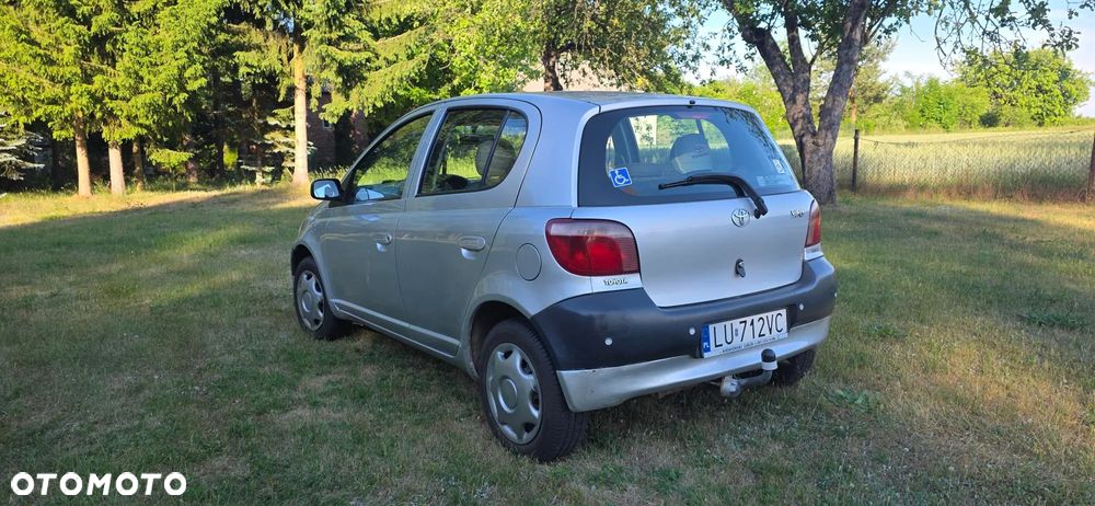 Toyota Yaris 1.0 Base - 2