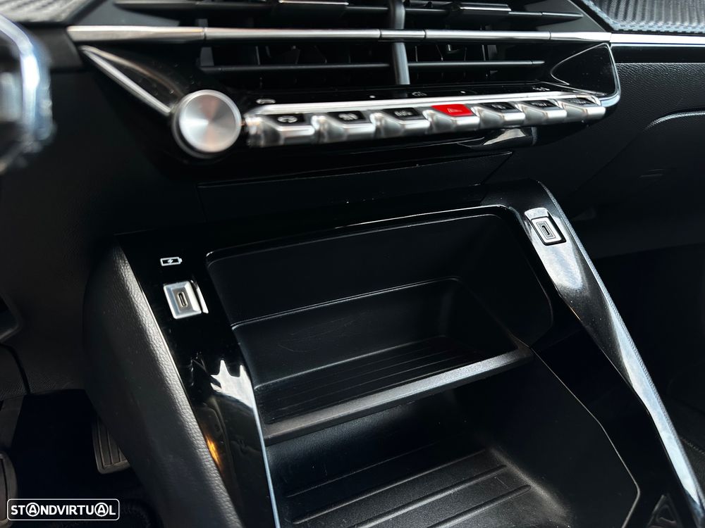 Peugeot 208 1.2 PureTech Active Pack - 12