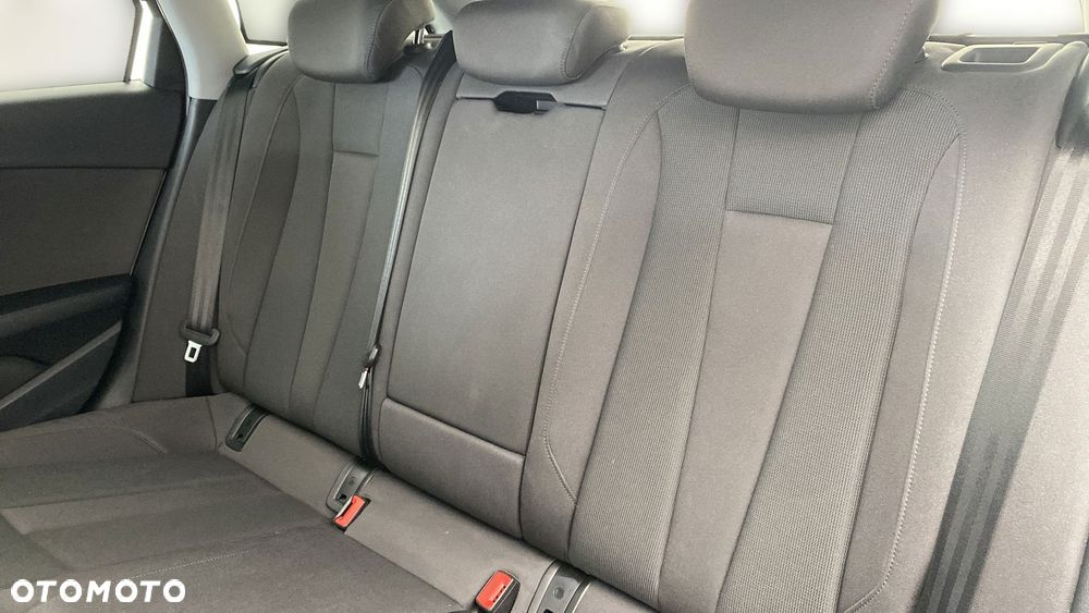 Audi A4 Avant 35 TFSI mHEV S tronic - 12