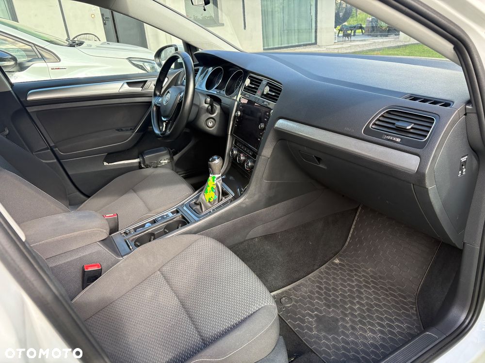 Volkswagen Golf 1.6 TDI BMT Comfortline - 25