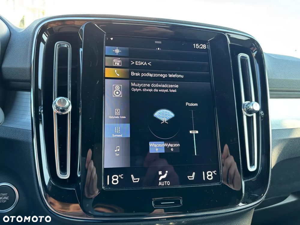 Volvo XC 40 T2 Plus Dark - 29