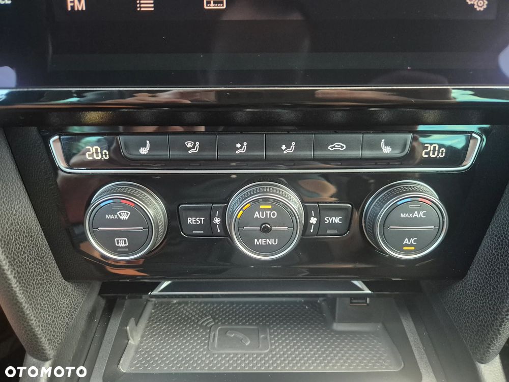 Volkswagen Passat Variant 2.0 TDI BMT Highline - 28
