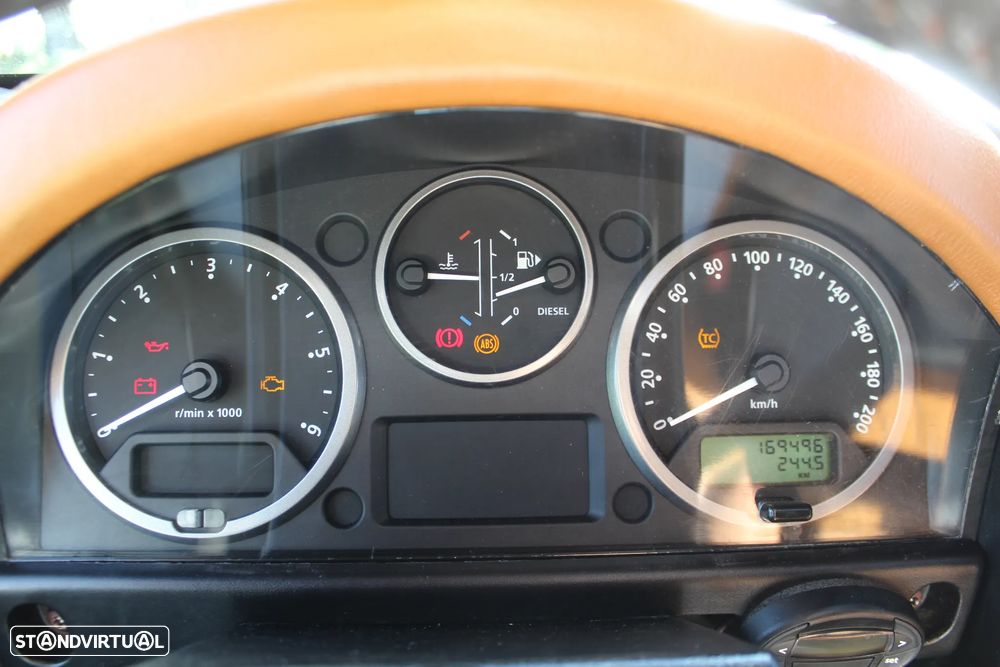 Land Rover Defender 110 Black Pearl Limited Edition - 26