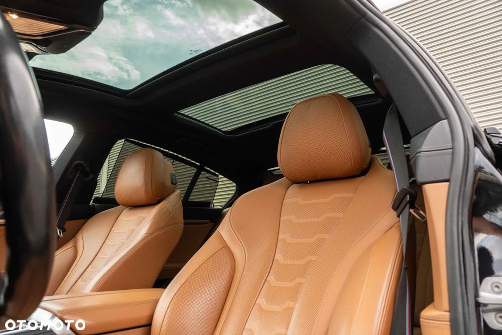 BMW Seria 8 - 16