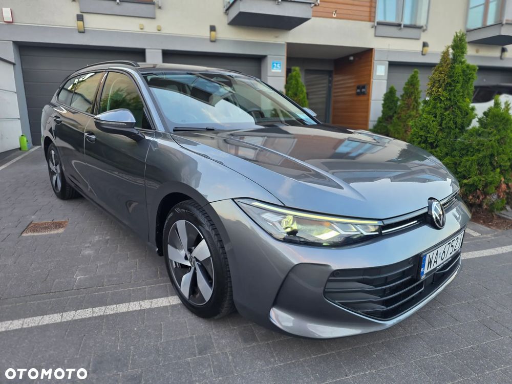 Volkswagen Passat - 1