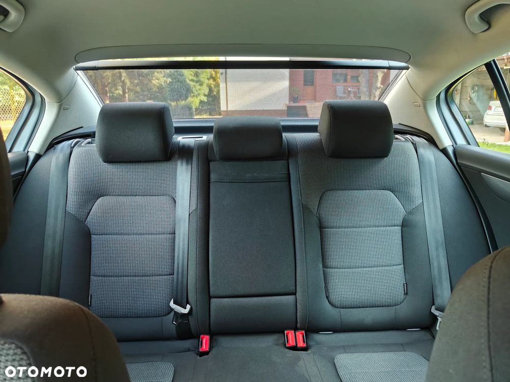 Volkswagen Passat 2.0 TDI Comfortline DSG - 11