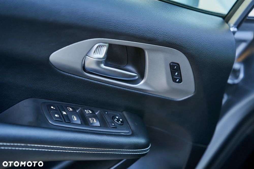 Chrysler Pacifica - 15
