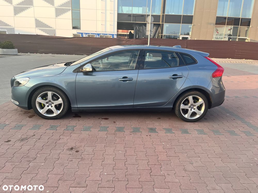 Volvo V40 D2 - 4