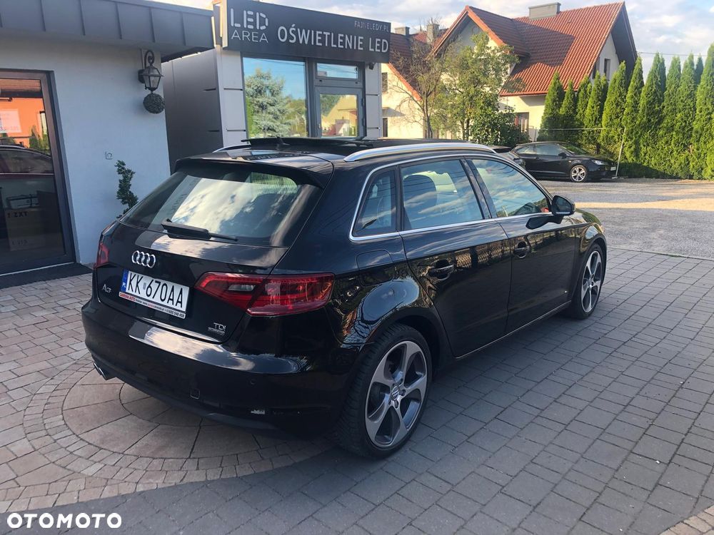 Audi A3 Sportback 2.0 TDI (clean diesel) quattro S tronic Ambiente - 4