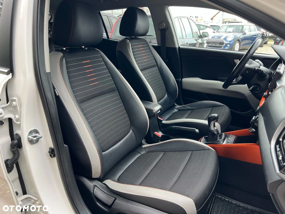 Kia Stonic 1.6 CRDi SCR L - 18