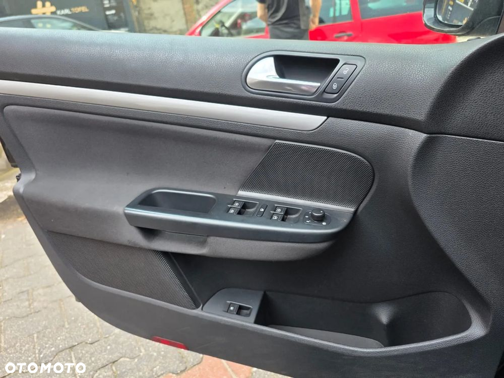 Volkswagen Jetta 1.6 TDI DPF Trendline - 13