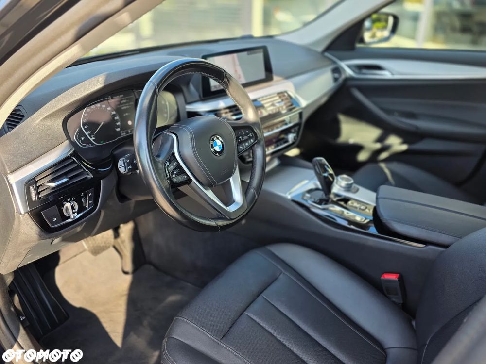 BMW Seria 5 520i GPF Business Edition sport - 16