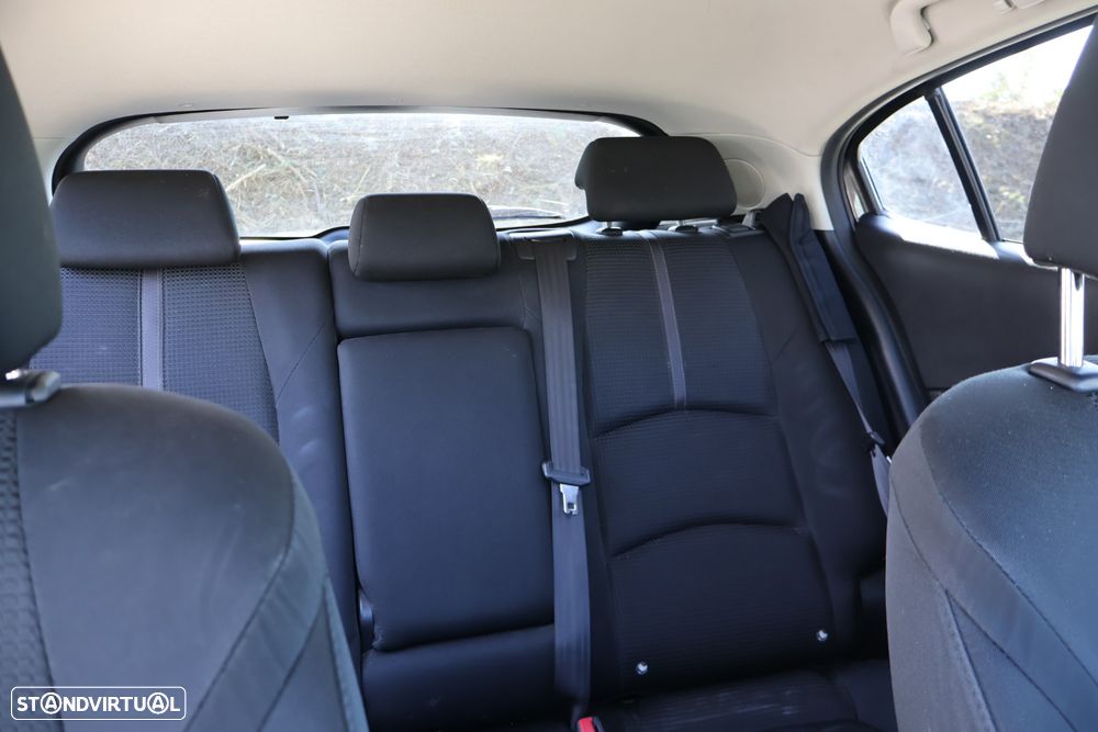Mazda 3 Hatchback 1.5 Sky-D Excellence Navi - 6