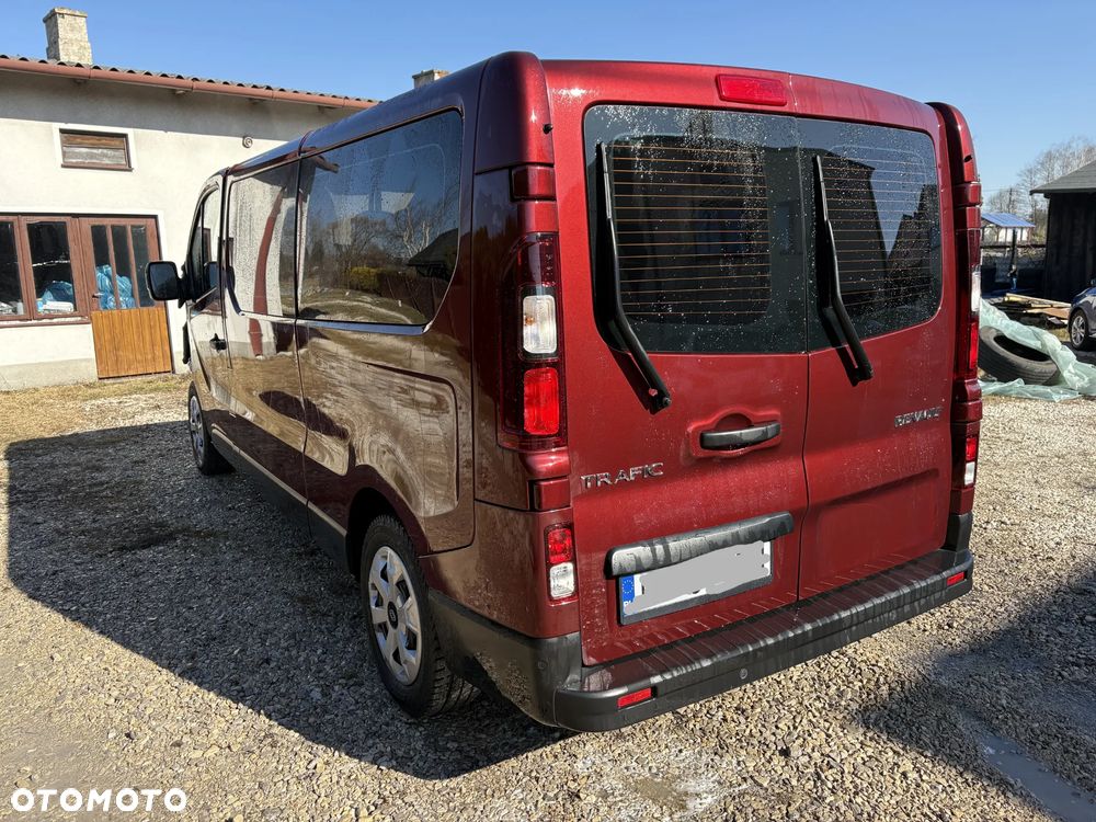 Renault Trafic 2.0 dCi Escapade - 11
