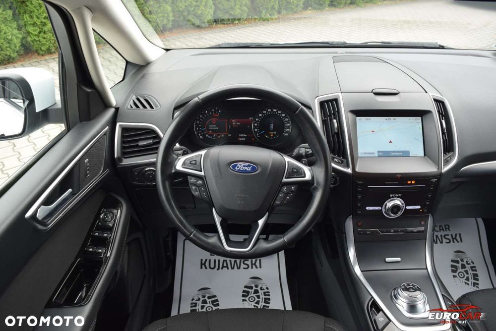 Ford S-Max - 12