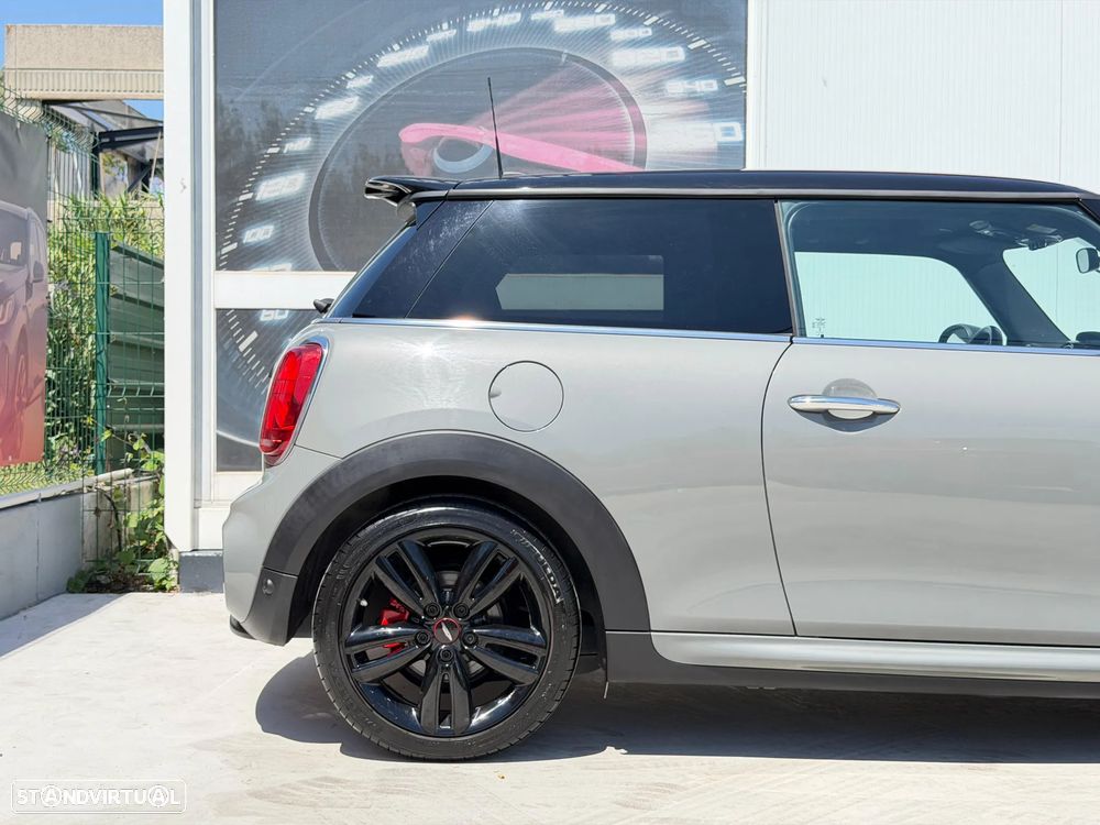 MINI 3 Portas One JCW - 13