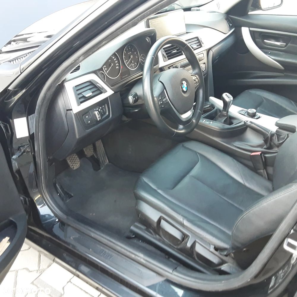 BMW Seria 3 316i - 25