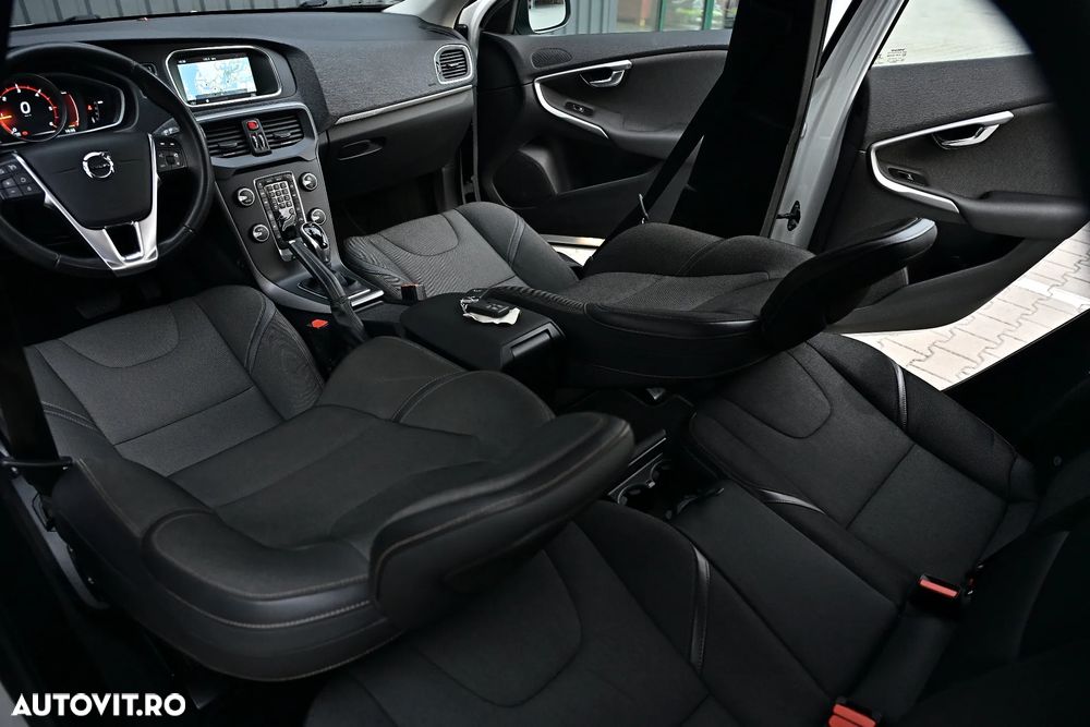 Volvo V40 D3 Geartronic Momentum - 9