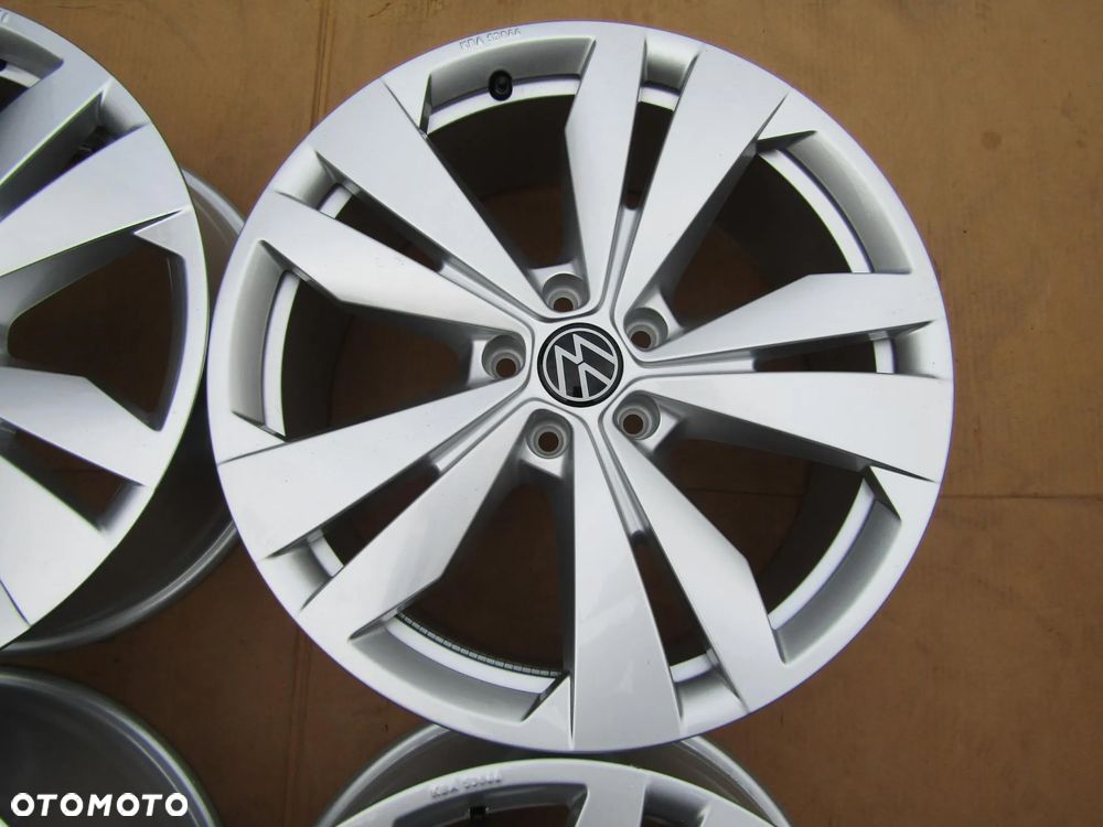 4x NOWE Felgi Aluminiowe 19 VW Passat B6 B7 B8 B9 ID4 Tiguan Arteon Golf V VI VII VIII 5 6 7 8 Taos T-ROC Skoda Karoq Kodiaq Enyaq Octavia III IV / MG HS / Seat Tarraco Leon Ateca Altea Audi A3 A4 A5 8 j 5x112 ET45 ET 45 piasta 57,1 mm - 6