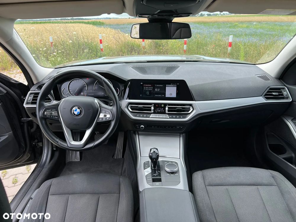 BMW Seria 3 320d xDrive Luxury Line - 11