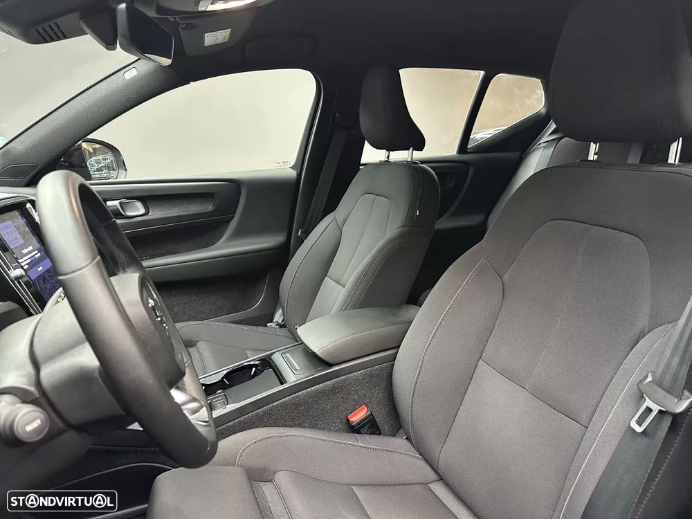 Volvo XC 40 Recharge Core - 19