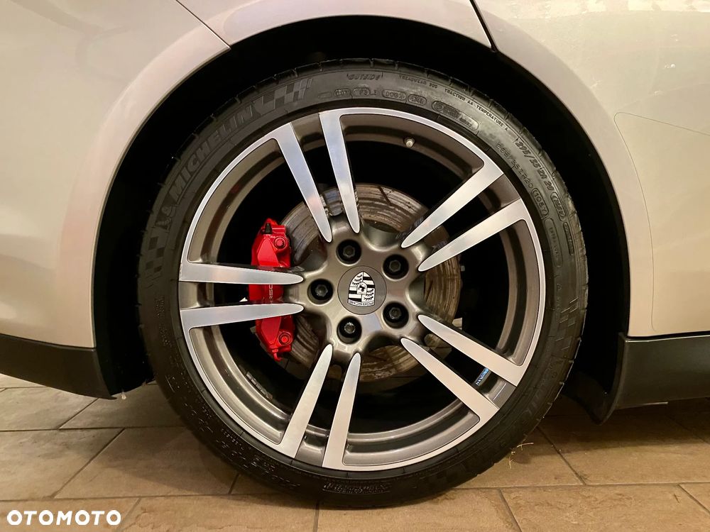 Porsche Panamera GTS PDK - 25