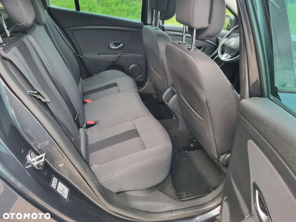 Renault Megane 1.6 Exception - 17