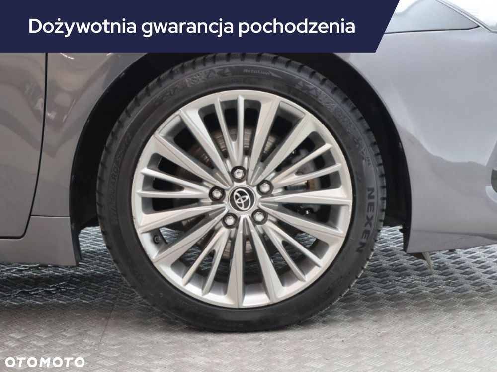 Toyota Avensis - 17
