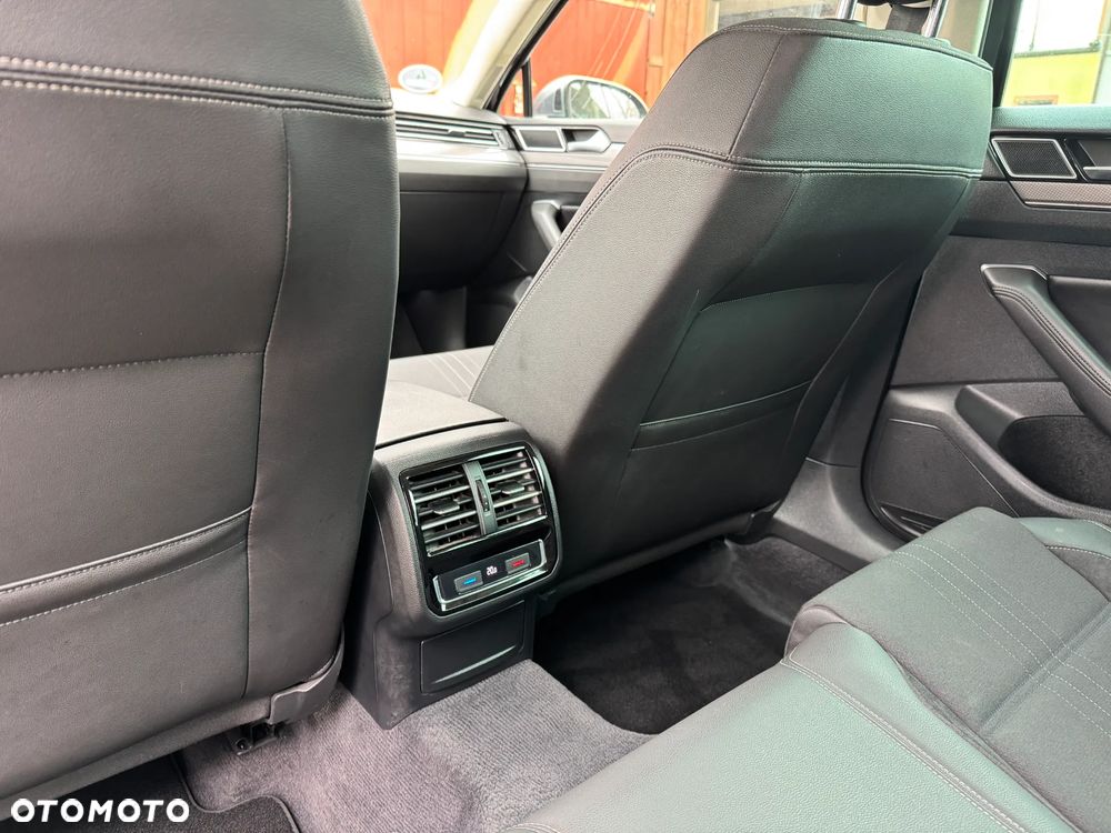 Volkswagen Passat Alltrack 2.0 TDI SCR 4Motion DSG - 36