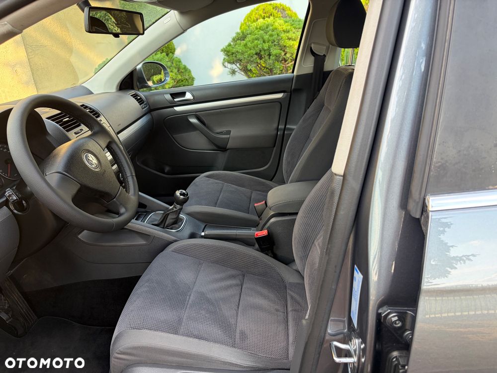 Volkswagen Jetta 1.6 Comfortline - 23