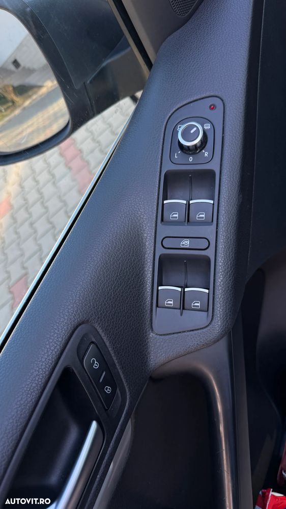 Volkswagen Tiguan - 12