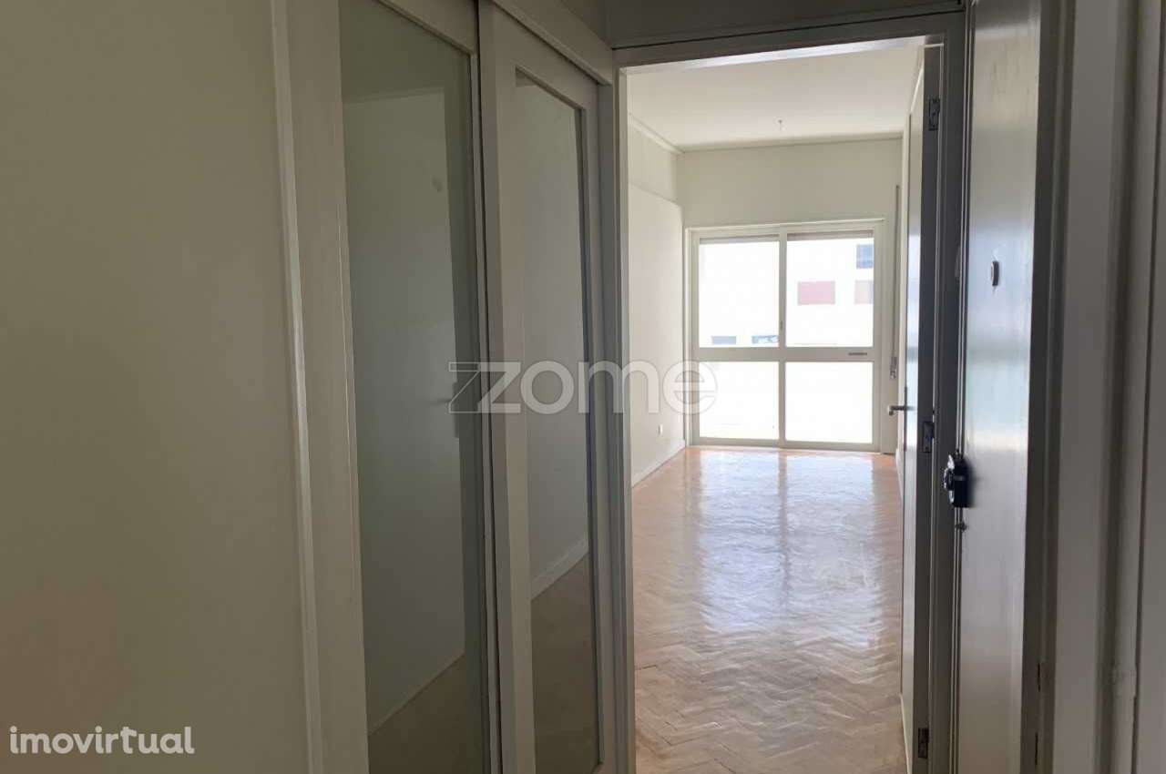 Apartamento T2 no centro do Porto - Grande imagem: 2/15