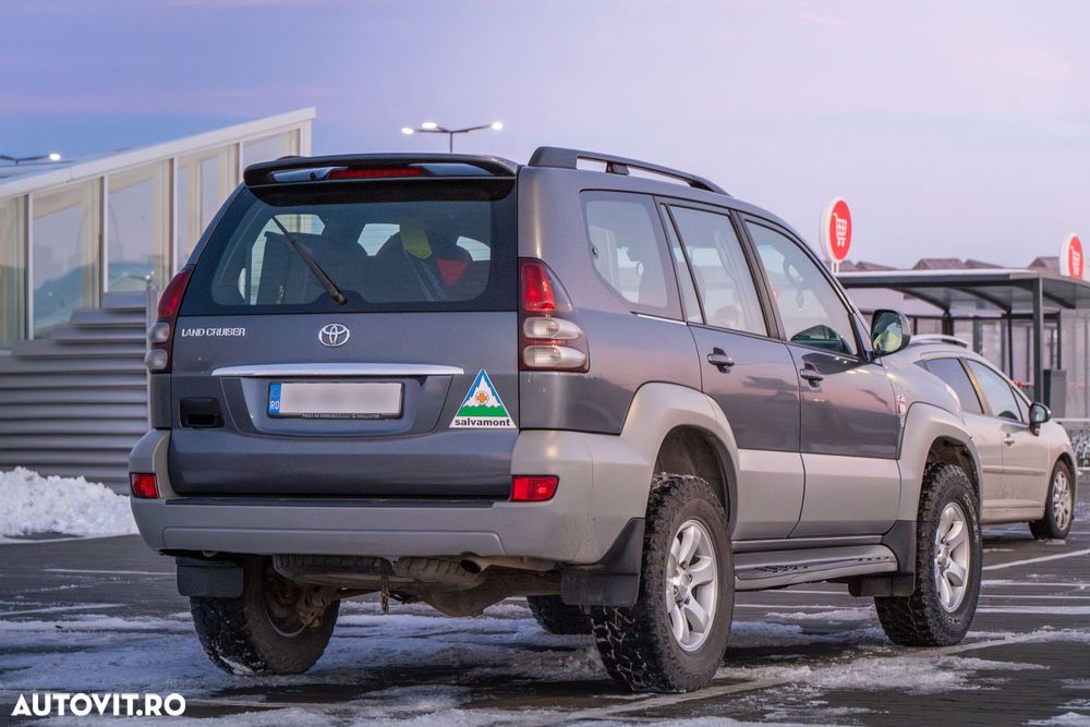 Toyota Land Cruiser - 4