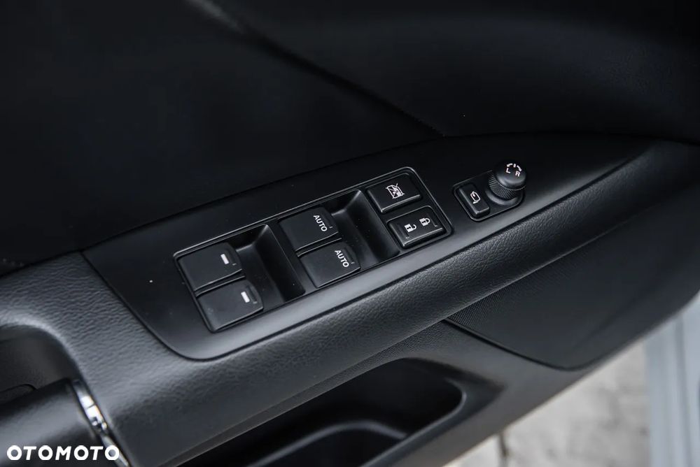 Suzuki Kizashi 2.4 4x4 CVT Sport - 16