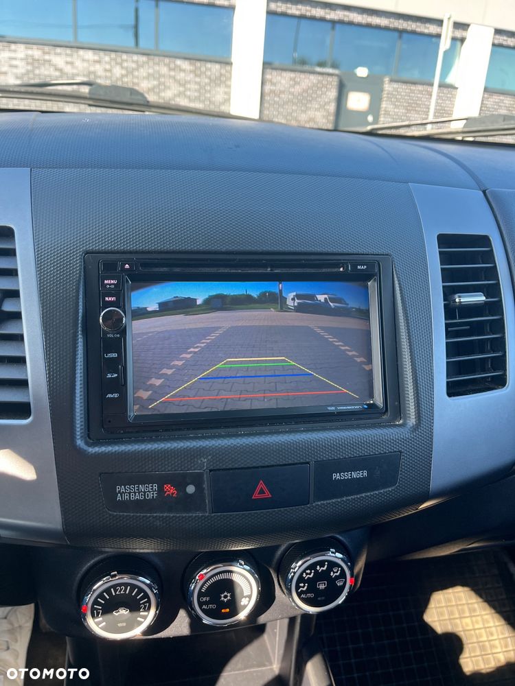 Mitsubishi Outlander 2.0 DID Instyle - 3