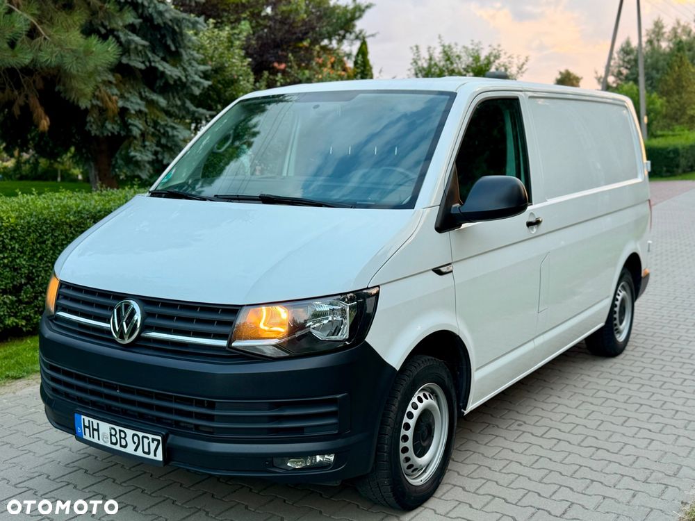 Volkswagen Transporter - 1