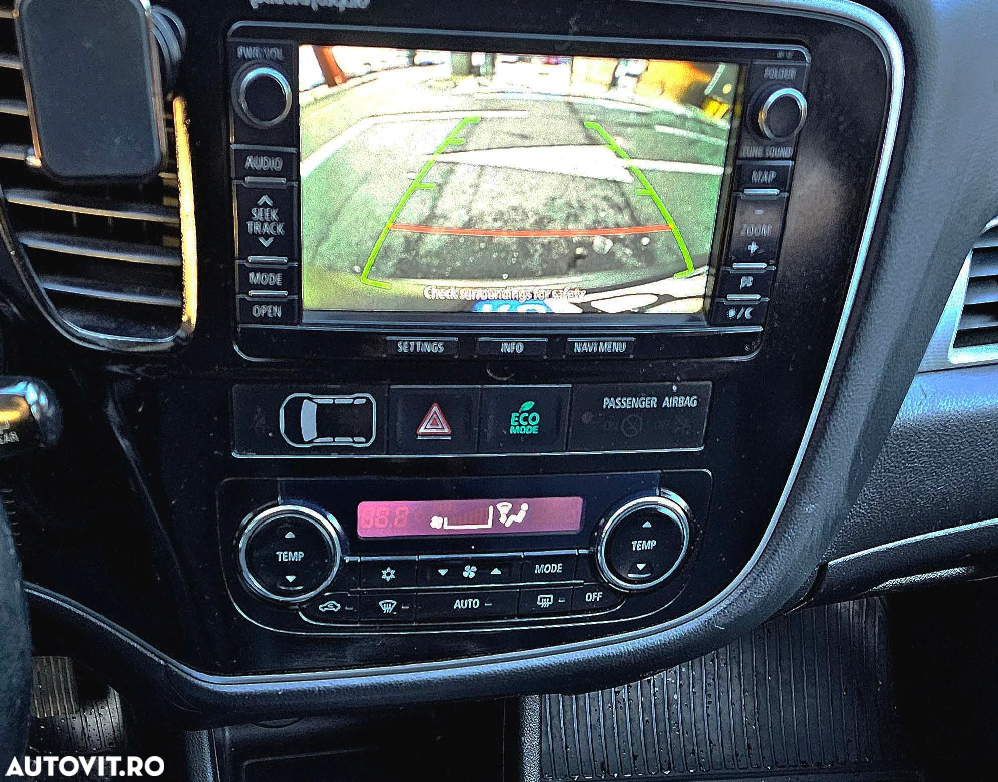 Mitsubishi Outlander - 16