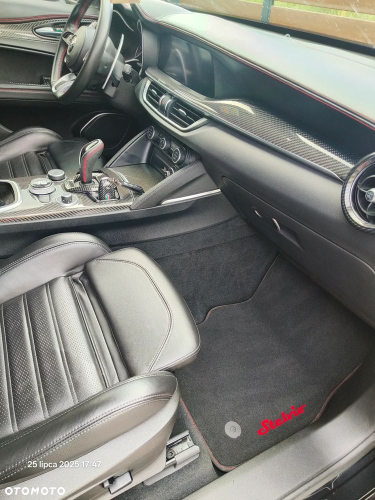 Alfa Romeo Stelvio 2.0 Turbo 16V AT8-Q4 Estrema - 30