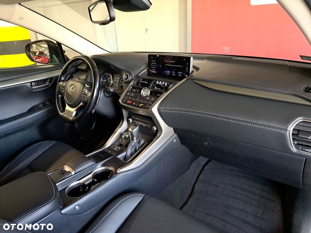 Lexus NX 300h F Impression AWD - 17